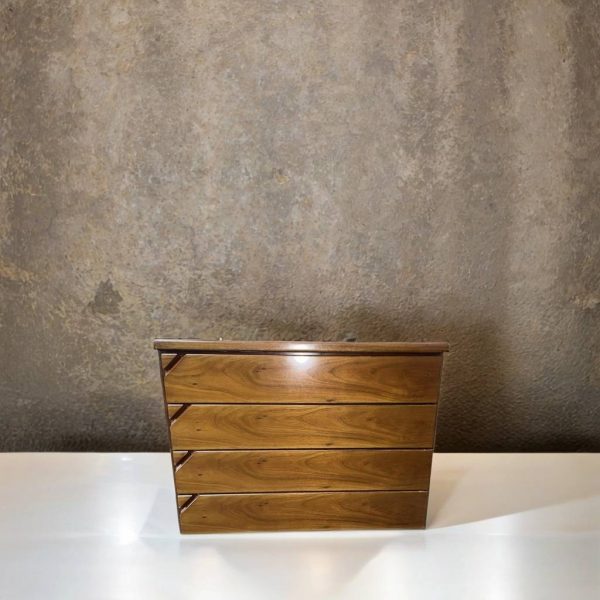 CÓMODA DE MADERA