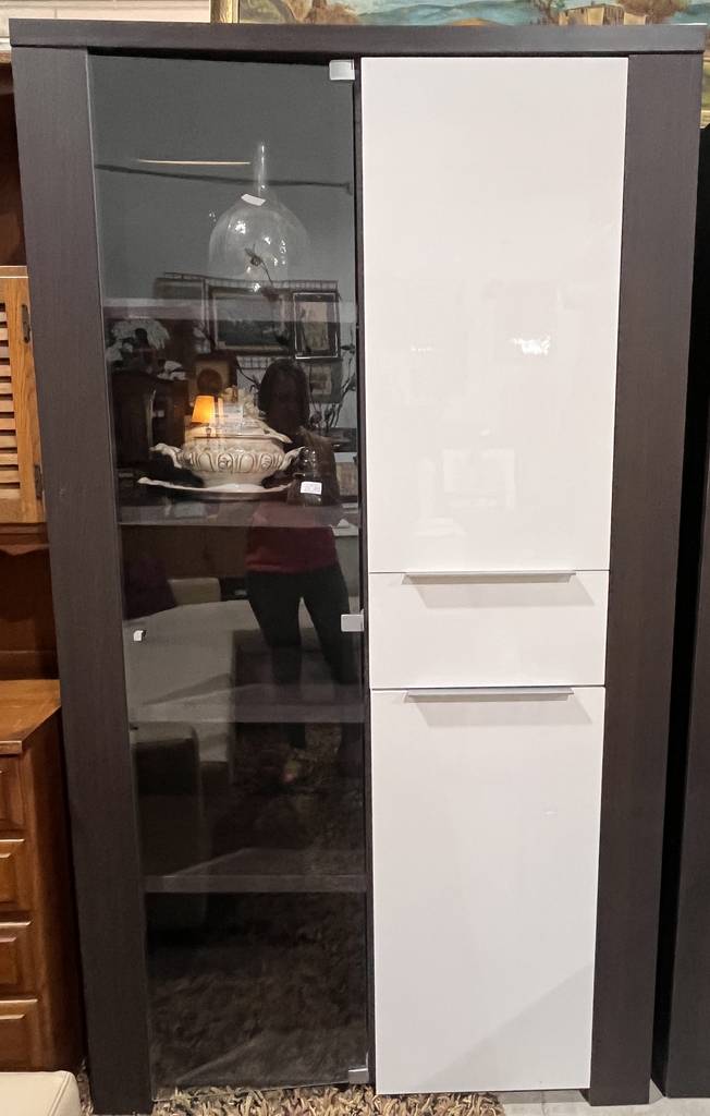 VITRINA CON ARMARIO - Imagen 2