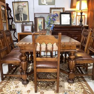 MESA EXTENSIBLE Y 6 SILLAS