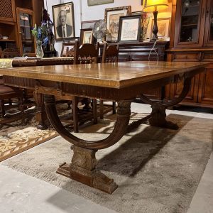 MESA DE COMEDOR CLÁSICA