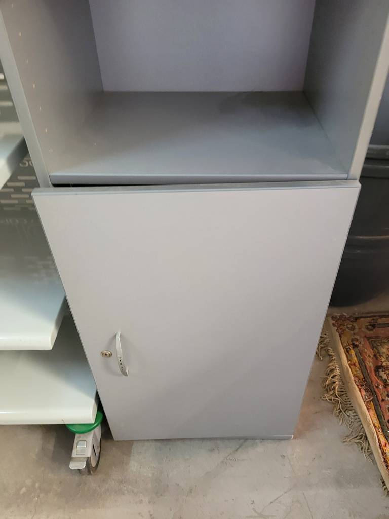 ESTANTERÍA CON PUERTA INFERIOR - Imagen 4