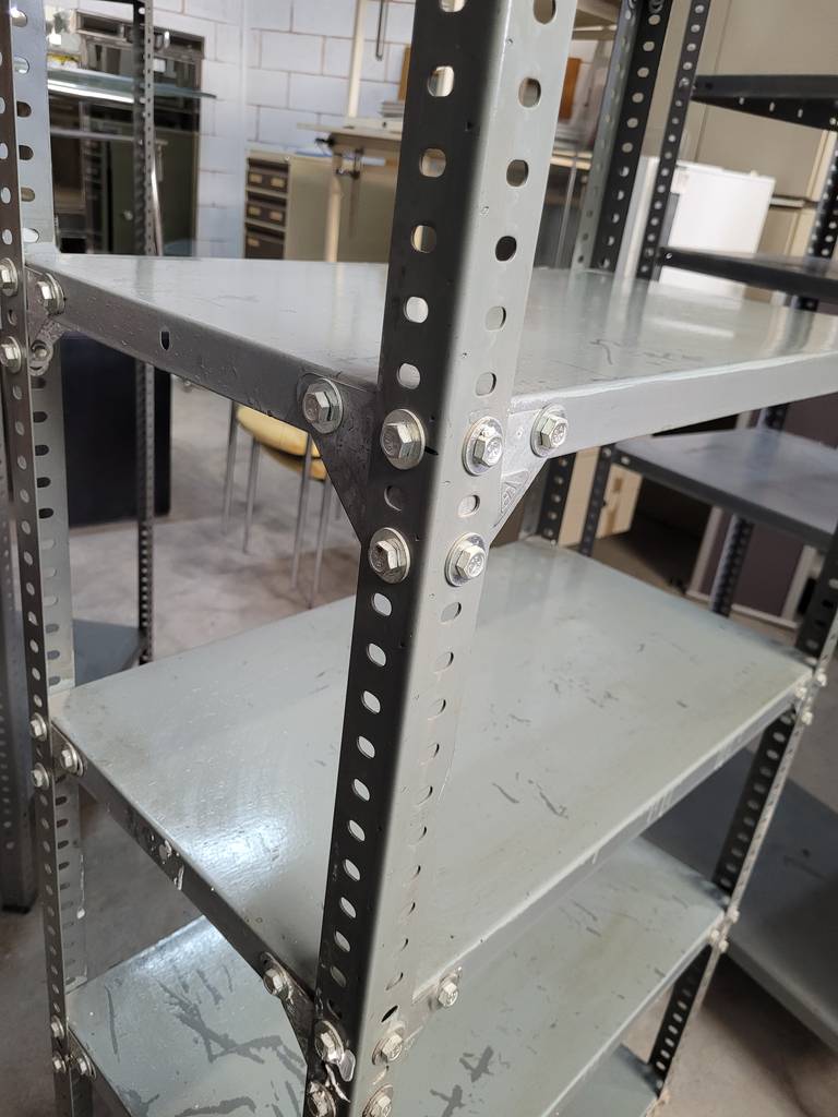 ESTANTERÍA METÁLICA - Imagen 4