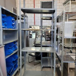 ESTANTERÍA METÁLICA ALTA
