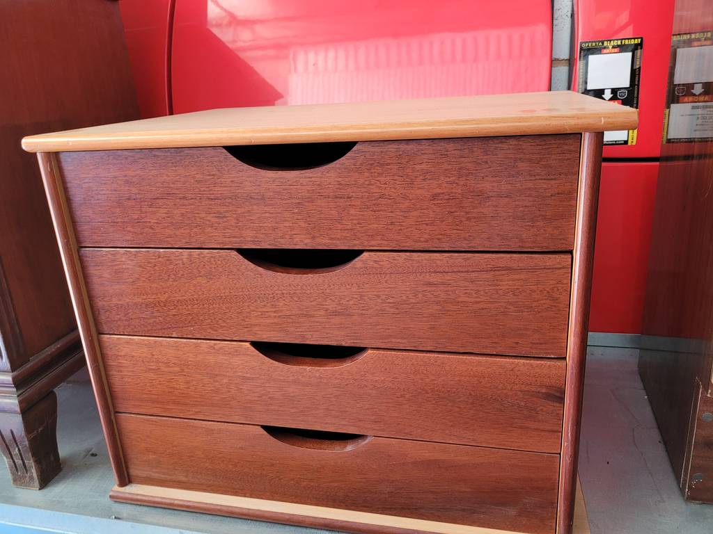 MESITA DE MADERA - Imagen 3