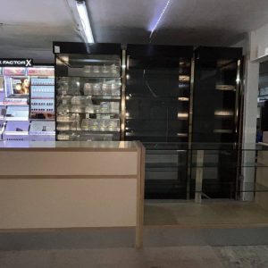 MOSTRADOR DOBLE DE COMERCIO