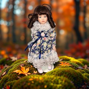 MUÑECA DE PORCELANA