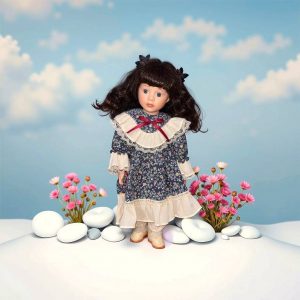 MUÑECA DE PORCELANA