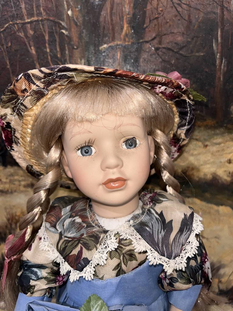 MUÑECA DE PORCELANA - Imagen 4