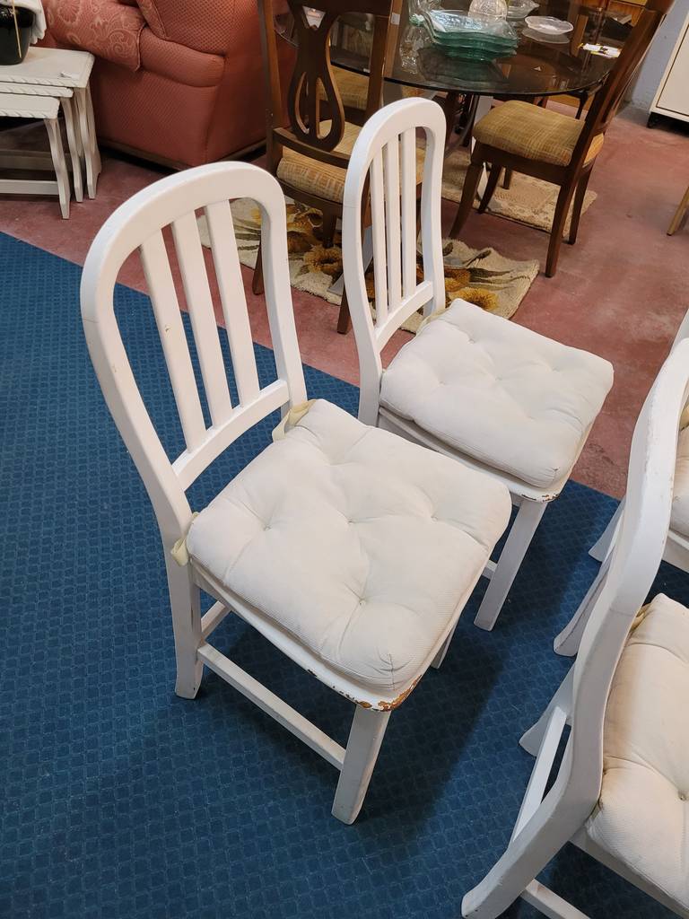 4 SILLAS BLANCAS - Imagen 4