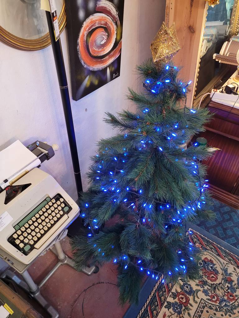 ÁRBOL DE NAVIDAD CON LUCES - Imagen 4