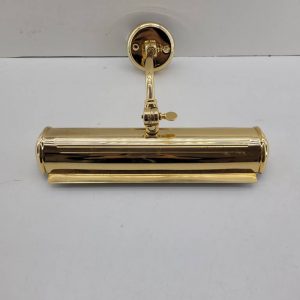 LÁMPARA DE PARED DORADA