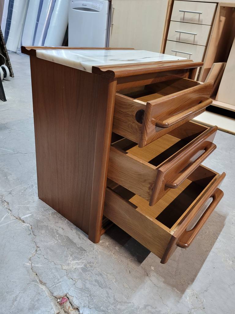 MESITA DE NOCHE CLÁSICA - Imagen 3