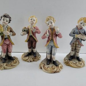4 FIGURAS DE PORCELANA
