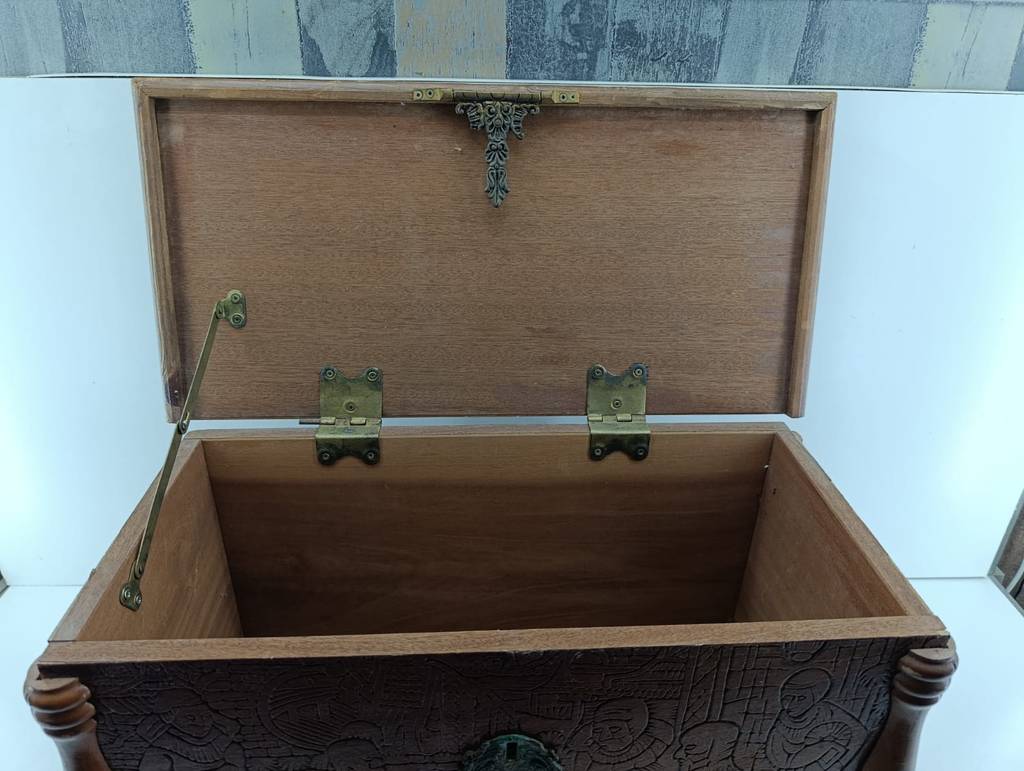 ARCÓN DE MADERA TALLADA - Imagen 7