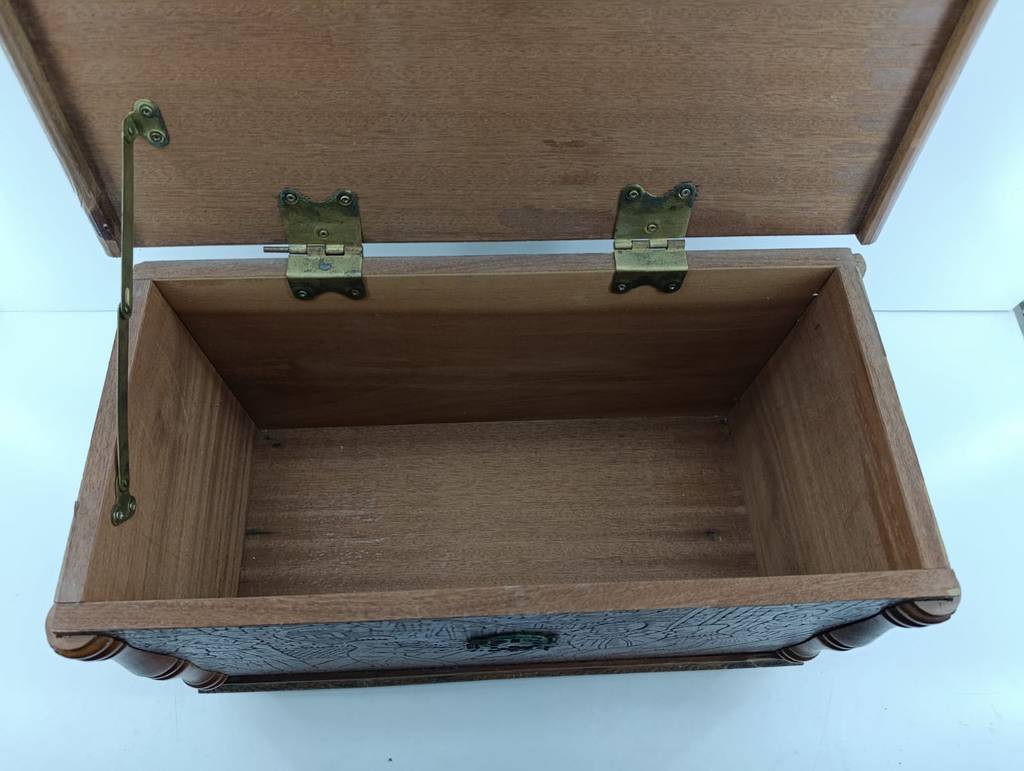 ARCÓN DE MADERA TALLADA - Imagen 8