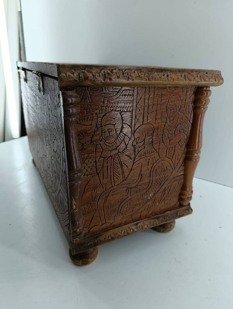 ARCÓN DE MADERA TALLADA - Imagen 5