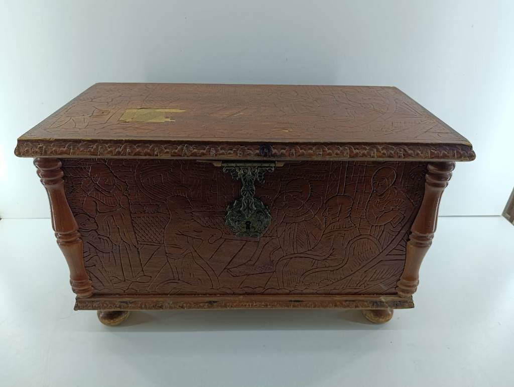 ARCÓN DE MADERA TALLADA - Imagen 2