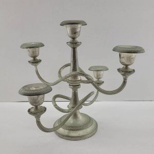 CANDELABRO DE METAL PLATEADO