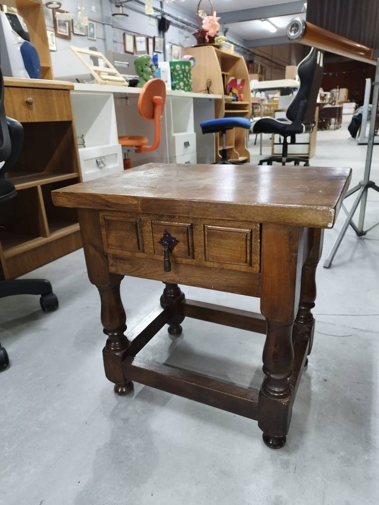 MESITA DE NOCHE CASTELLANA - Imagen 2