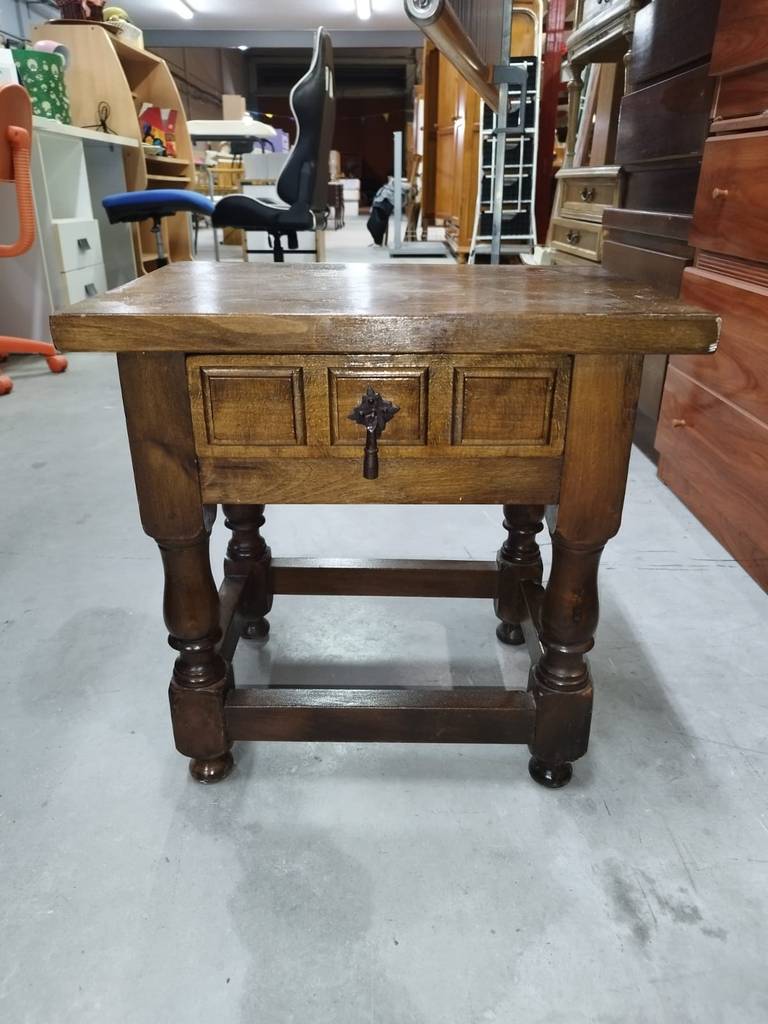 MESITA DE NOCHE CASTELLANA - Imagen 3