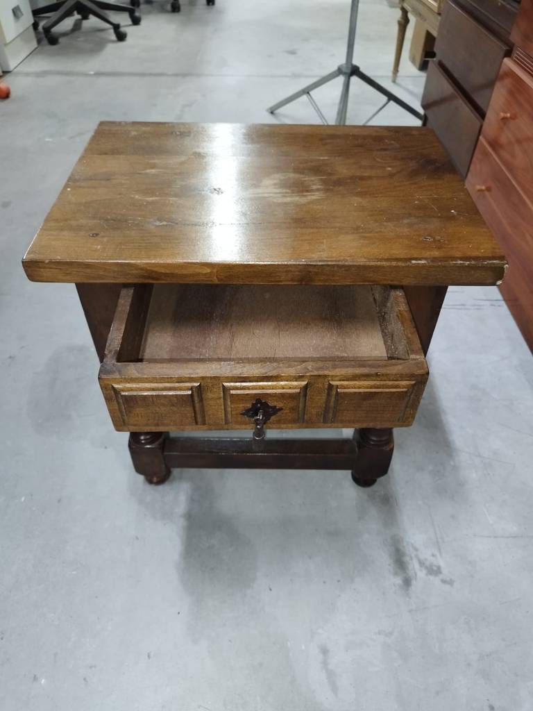 MESITA DE NOCHE CASTELLANA - Imagen 4