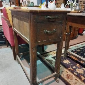 MESA CLÁSICA CON TABLA