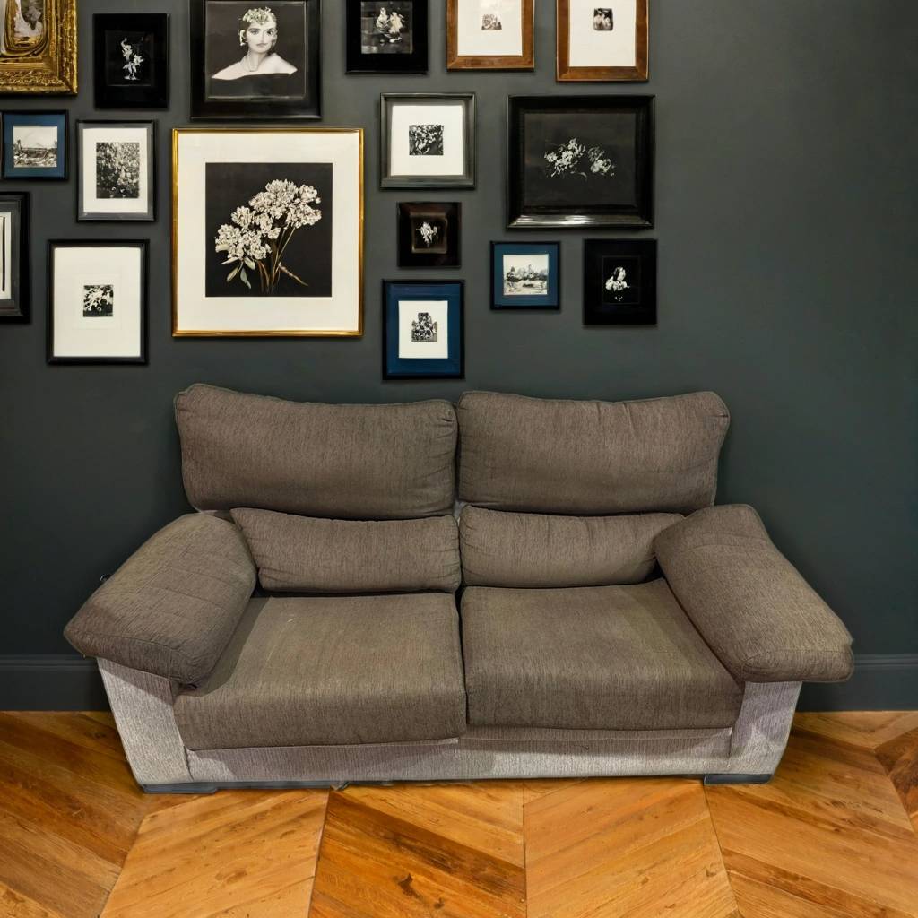 SOFÁ MODERNO MARRÓN