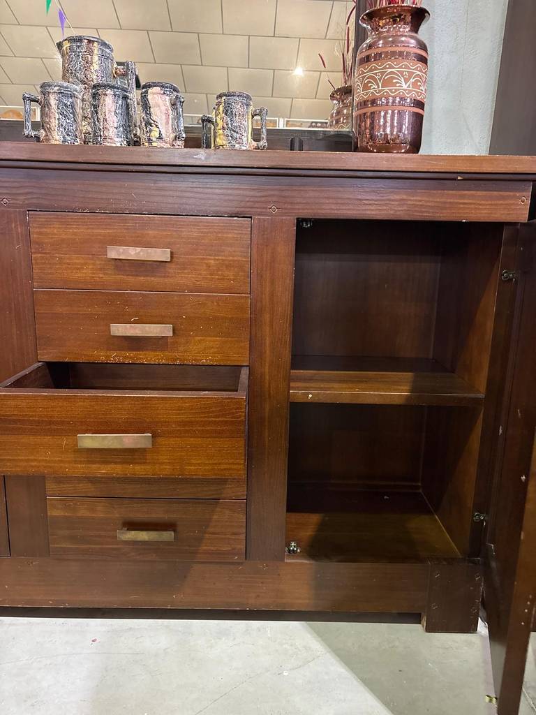 APARADOR DE MADERA ROBUSTA - Imagen 3