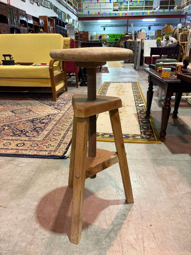 TABURETE ANTIGUO - Imagen 3
