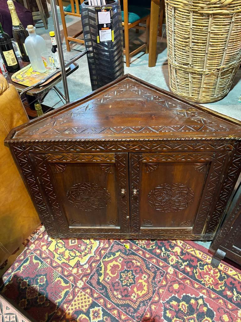 MUEBLE DE MADERA TALLADA - Imagen 3