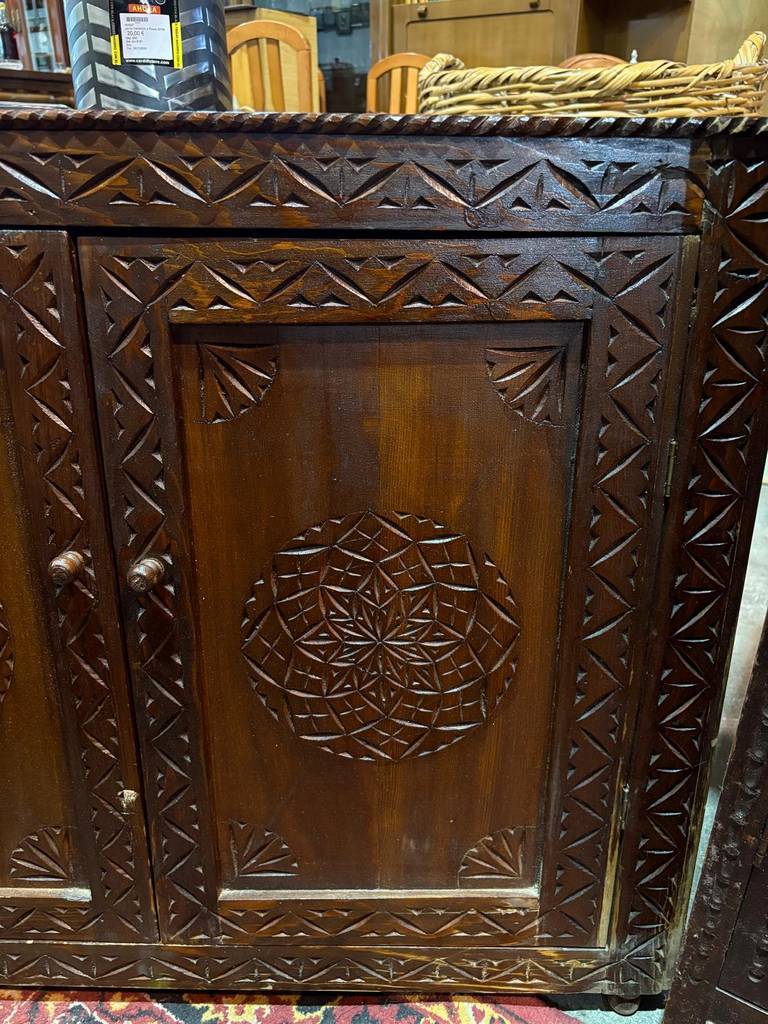 MUEBLE DE MADERA TALLADA - Imagen 4