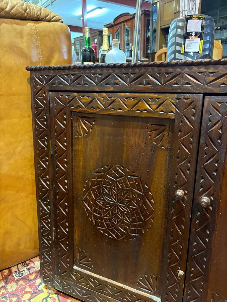 MUEBLE DE MADERA TALLADA - Imagen 7