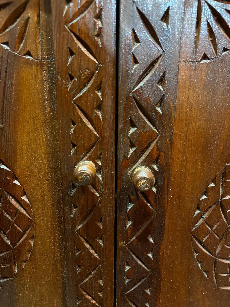 MUEBLE DE MADERA TALLADA - Imagen 9