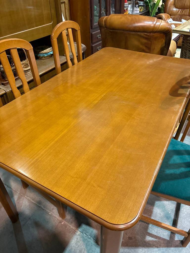 MESA Y 4 SILLAS DE COMEDOR - Imagen 3