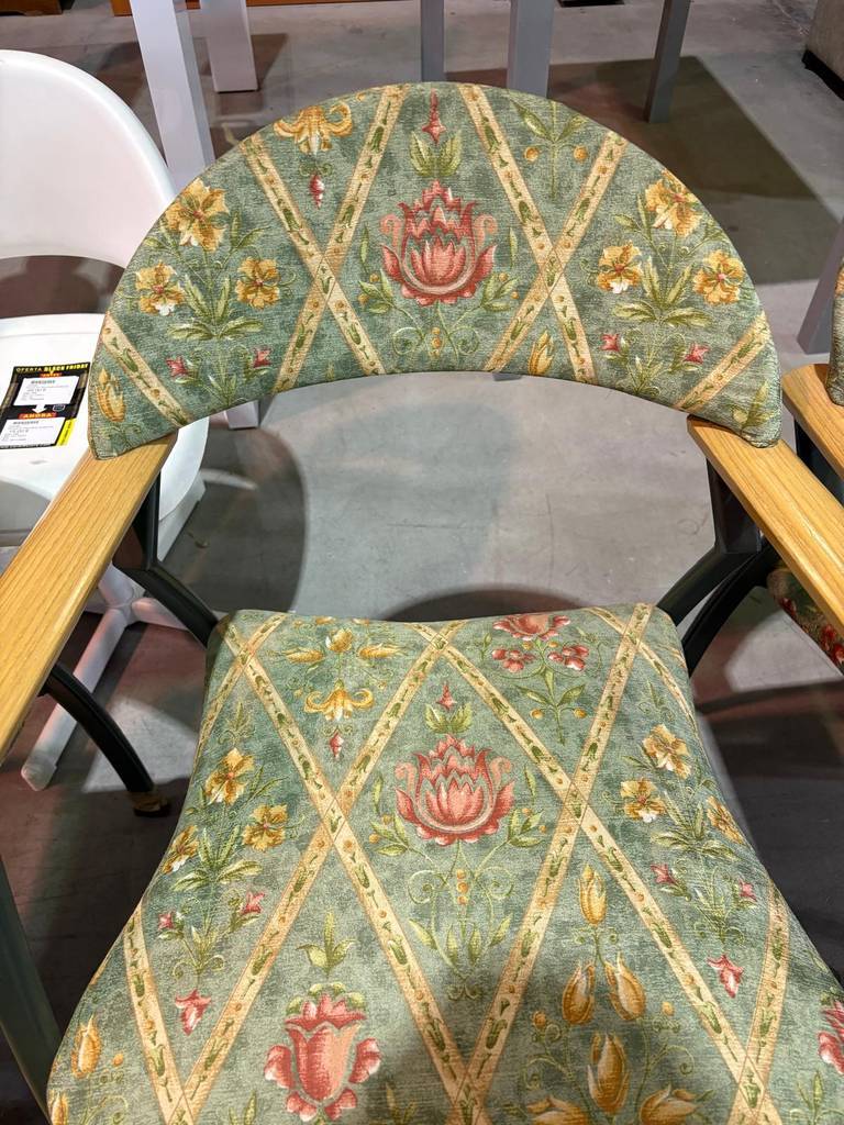 3 SILLAS CLÁSICAS - Imagen 5