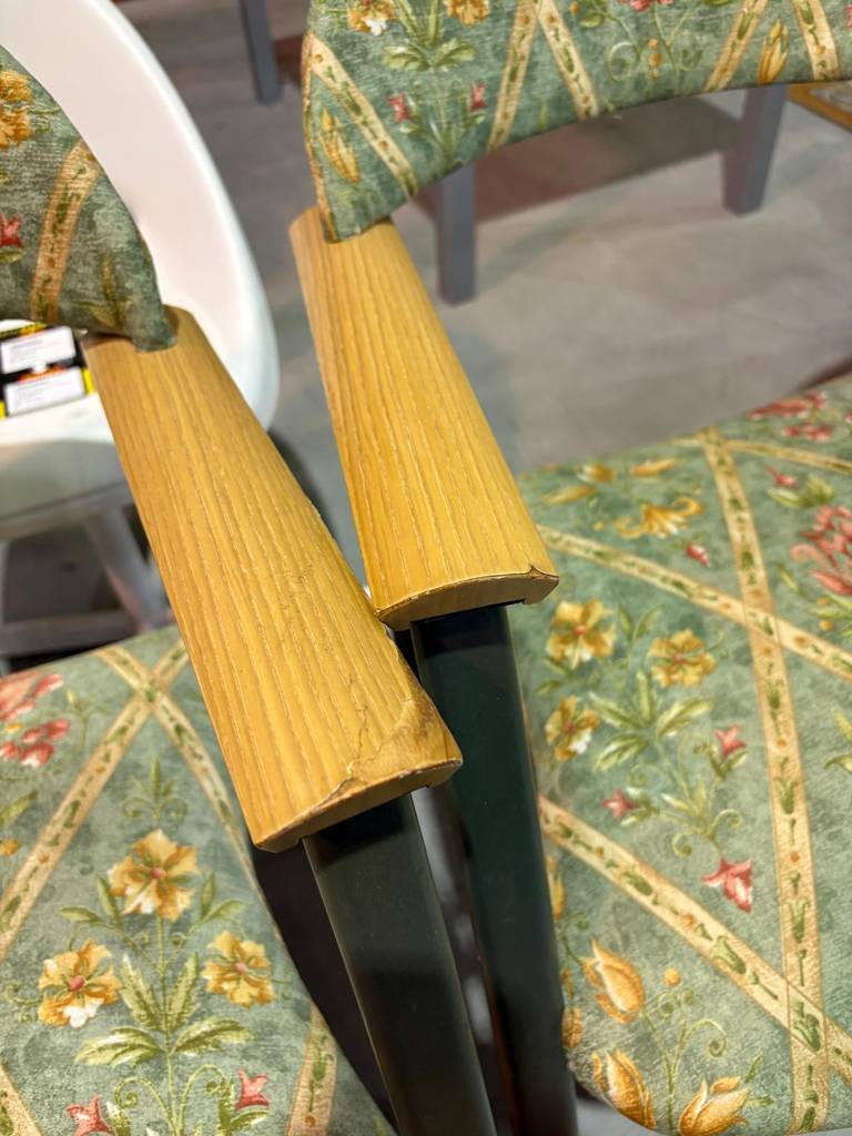 3 SILLAS CLÁSICAS - Imagen 7