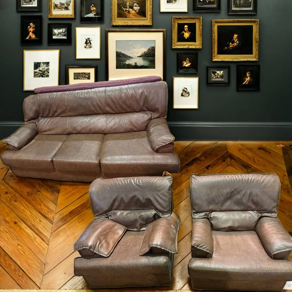 SOFÁ Y DOS SILLONES