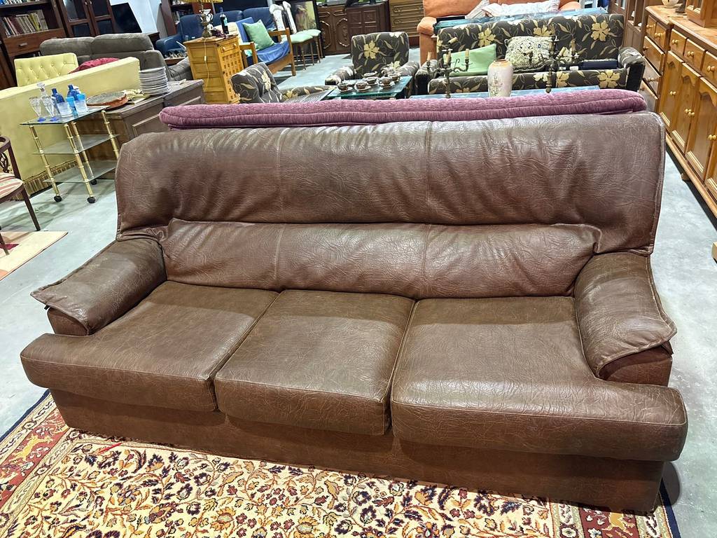 SOFÁ Y DOS SILLONES - Imagen 2