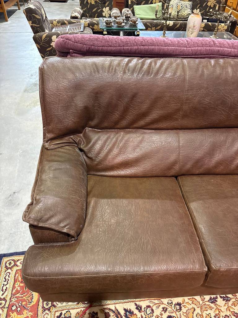 SOFÁ Y DOS SILLONES - Imagen 4