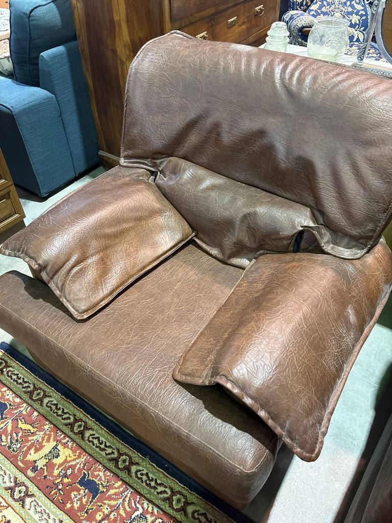 SOFÁ Y DOS SILLONES - Imagen 6