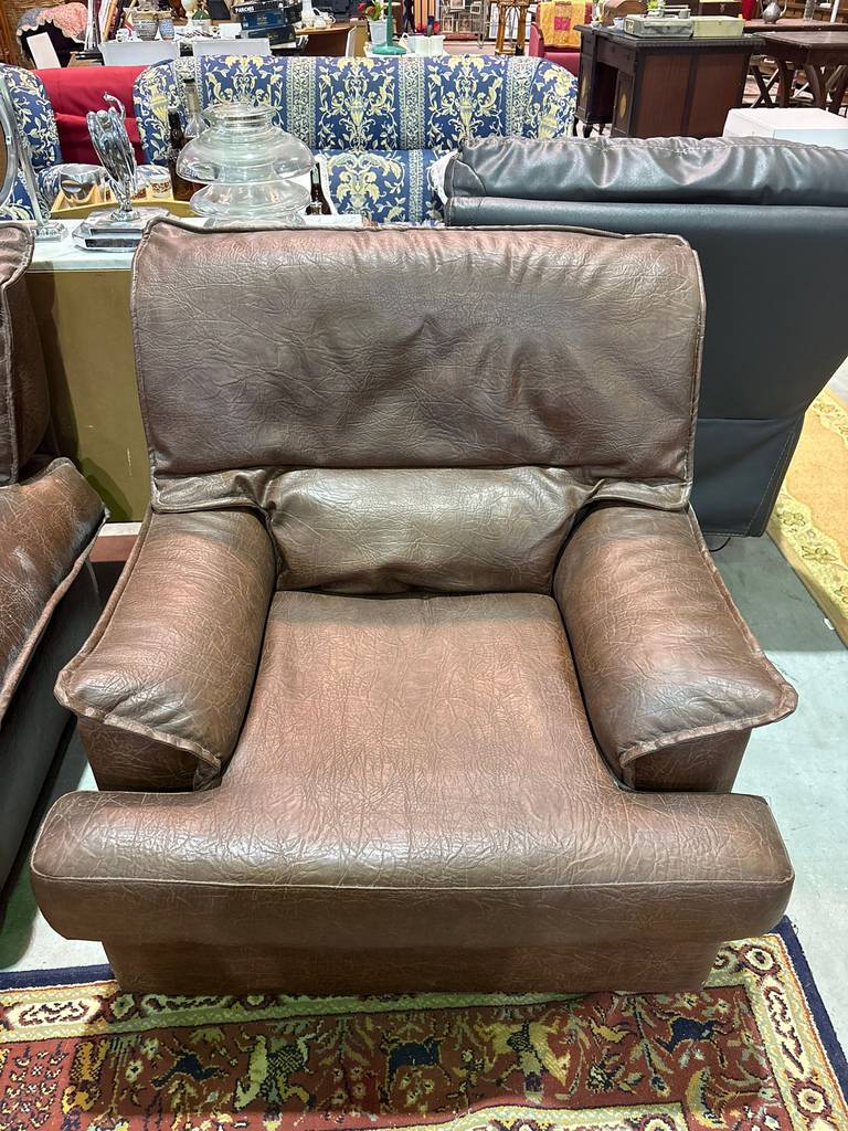 SOFÁ Y DOS SILLONES - Imagen 8