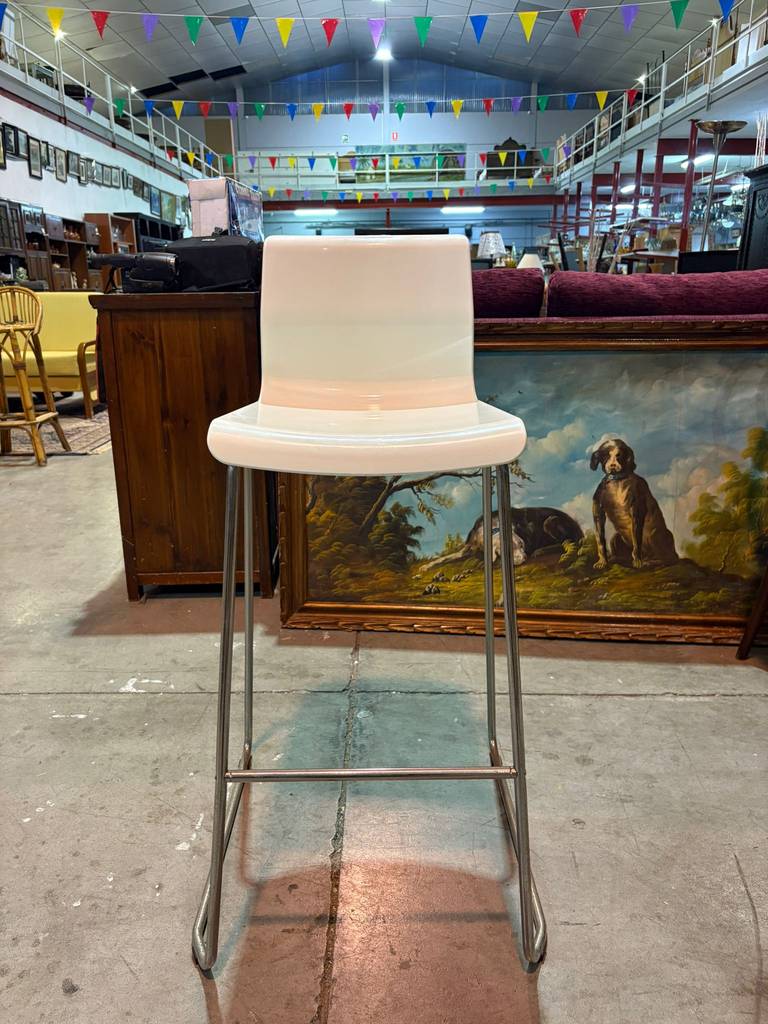 TABURETE MODERNO - Imagen 3