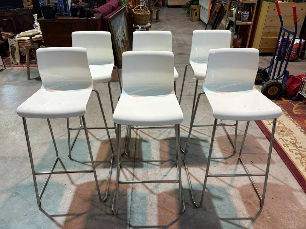 TABURETE MODERNO - Imagen 2