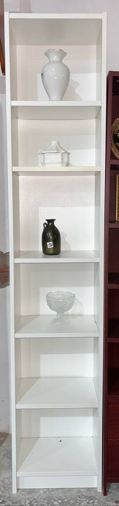 ESTANTERÍA ESTRECHA