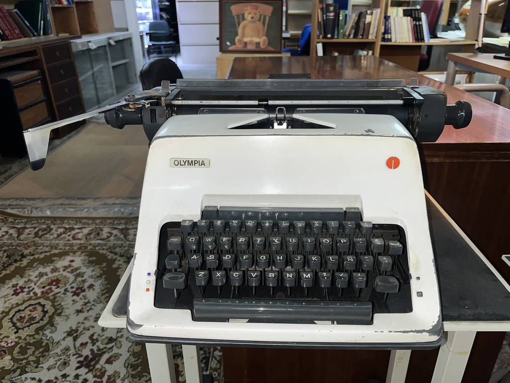 MÁQUINA DE ESCRIBIR OLYMPIA - Imagen 2