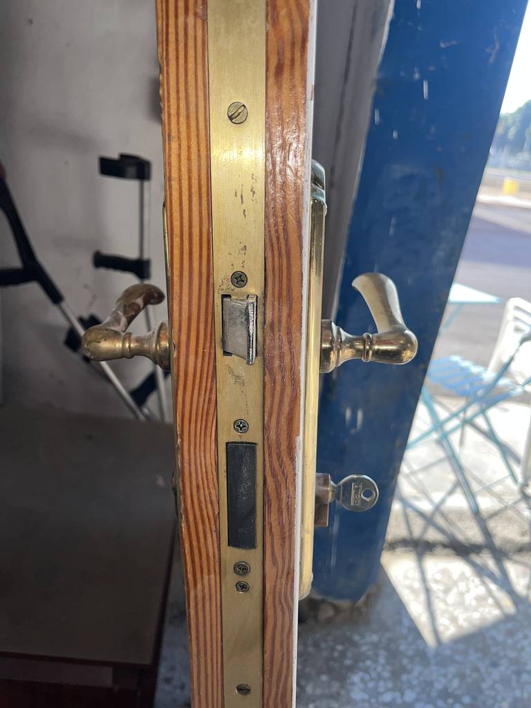 PUERTA EXTERIOR DE SEGURIDAD - Imagen 6