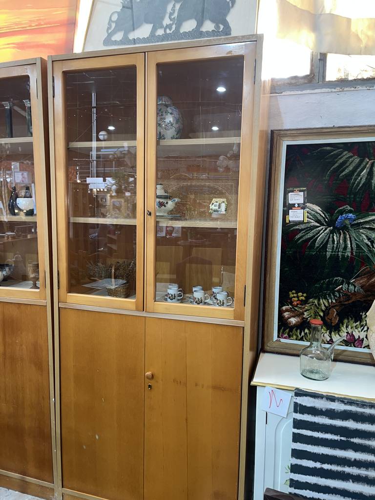 LIBRERÍA CON PUERTAS - Imagen 3