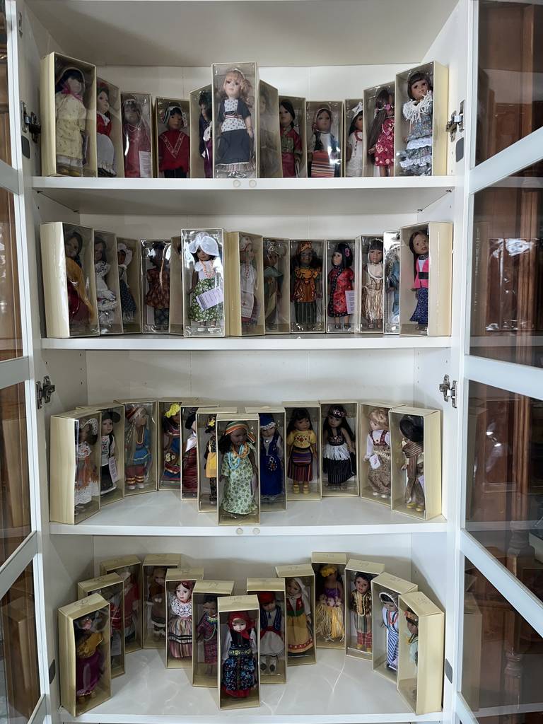 COLECCIÓN MUÑECAS DEL MUNDO
