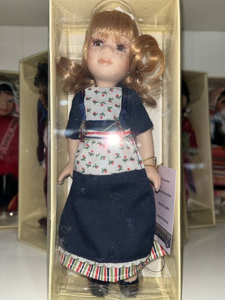 COLECCIÓN MUÑECAS DEL MUNDO - Imagen 7