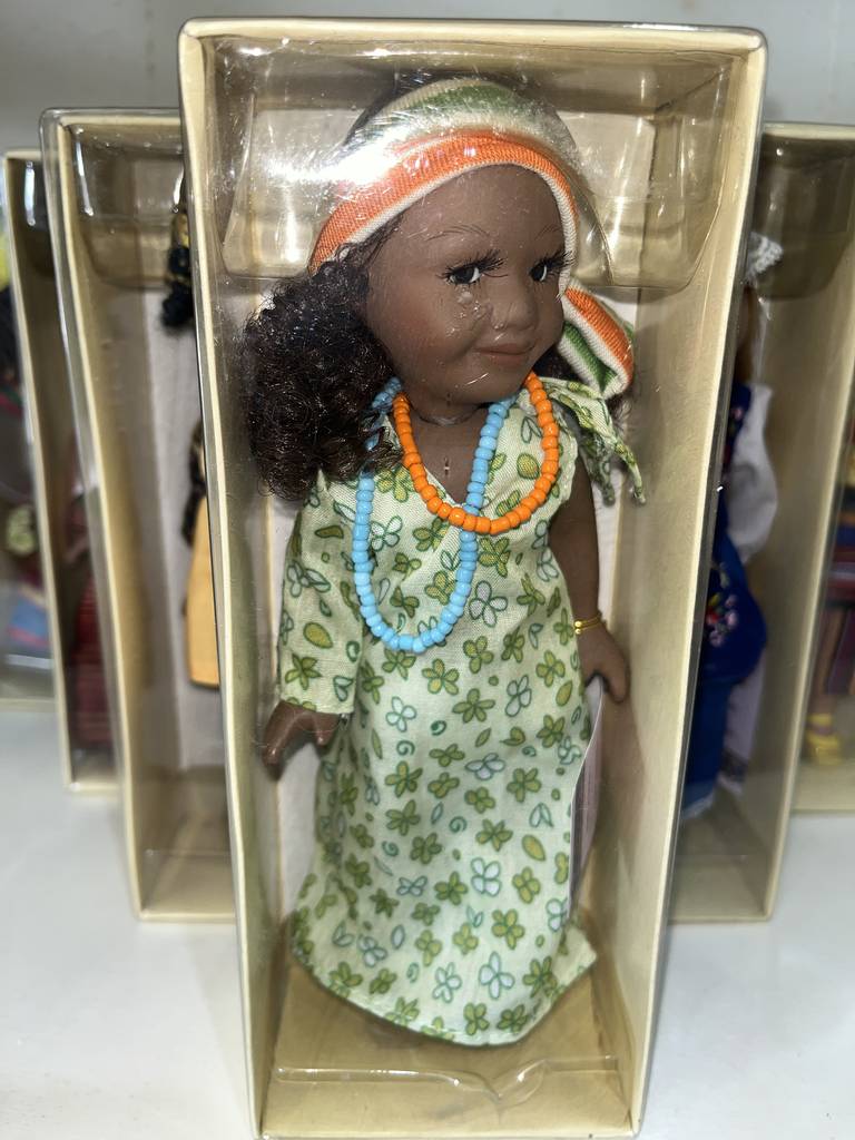 COLECCIÓN MUÑECAS DEL MUNDO - Imagen 9